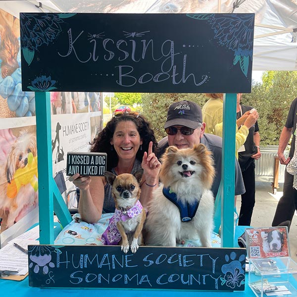 The HSSC Kissing Booth at Jeff Cohn Cellars