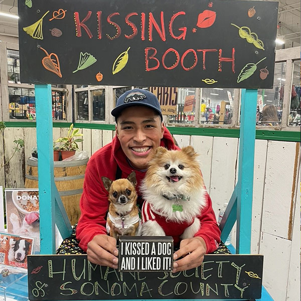 The HSSC Kissing Booth at the Sports Basement